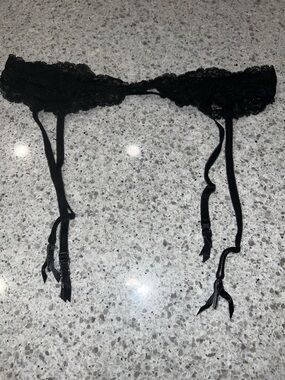 VS 2014 lace bow garter belt